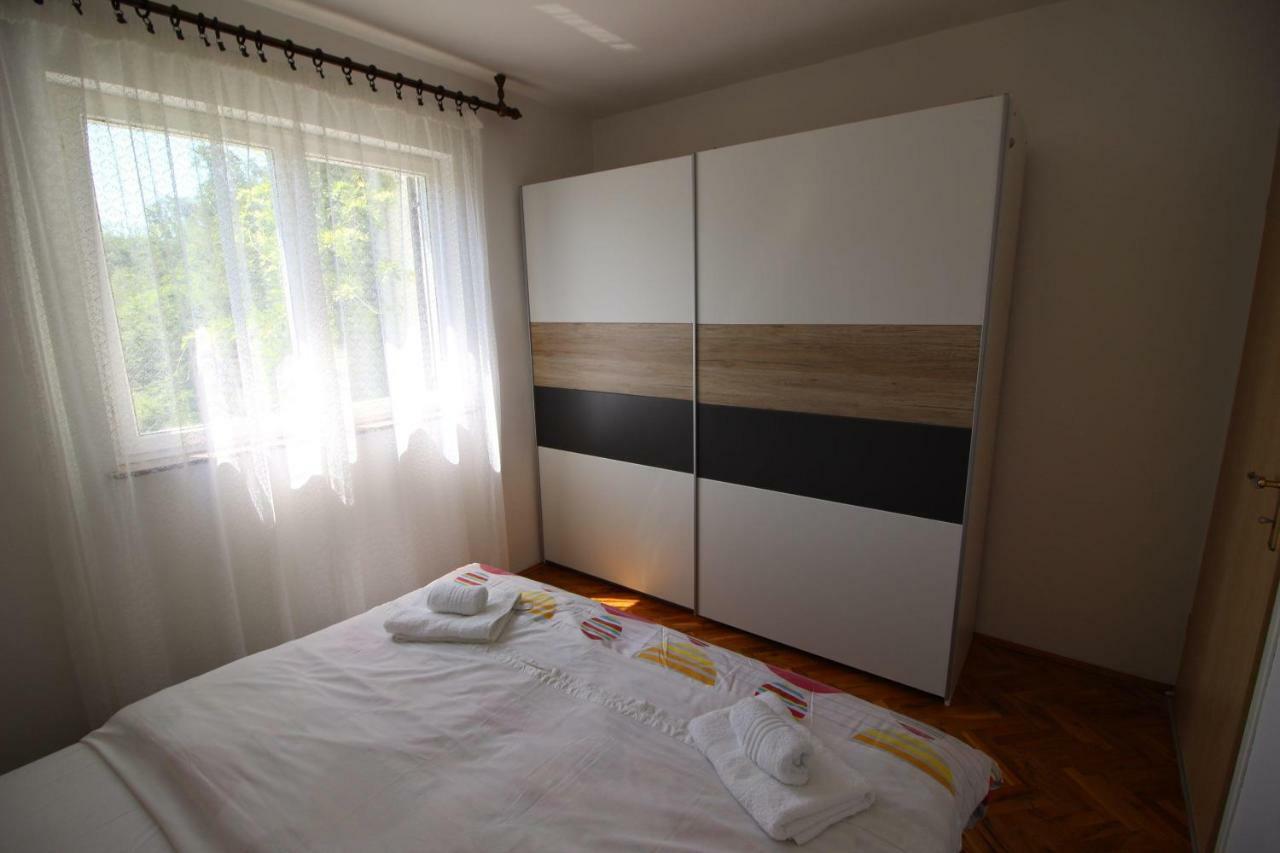 Apartment Arnie Njivice Esterno foto