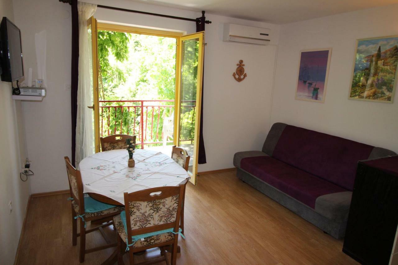 Apartment Arnie Njivice Esterno foto