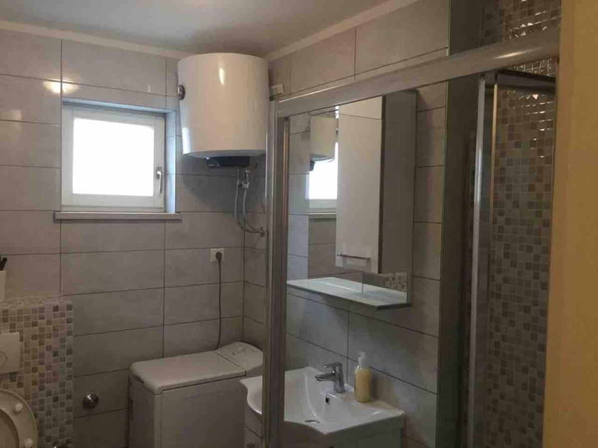 Apartment Arnie Njivice Esterno foto
